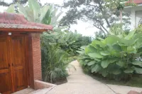 Petit Cabin by Joglo Exotico Hotel a Bulukerto
