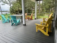 Waterfront, Private Dock, 10 min to beach, multi lg family home