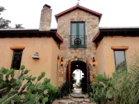Hudson Bend Casa at Lake Travis Owned by famous chef