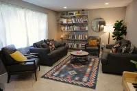 Spacious Mid-Century Modern 3BR 2BT