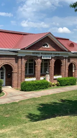 K's Cozy 3-bedroom home in welcoming Tuskegee