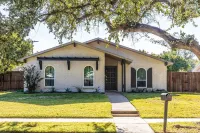 Upscale & Cozy Home! By Six Flags and AT&T Stadium 에픽 센트럴 공원 주변 호텔