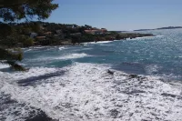 LUXURY T3 WITH GARAGE 150m FROM THE PORT