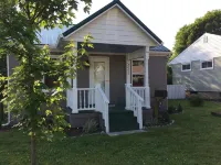 unique 2 Bedroom house with large backyard - The “ Warehouse” Hotels near LensCrafters