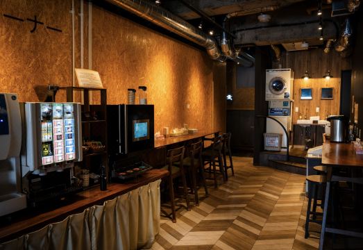 이지 스테이 가마타 캡슐 호텔 내부 이미지