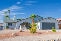 Beautiful pool home retreat, great location & view