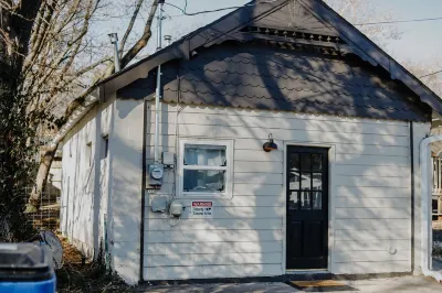 Cozy Private Suite in Cultural District! Walk to Mass St. ~ 5 min to KU Campus Hotels in 