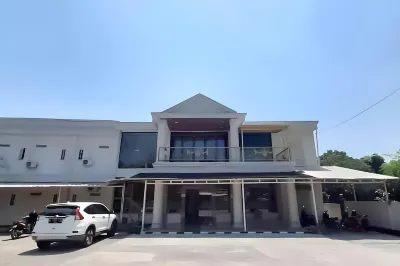 Pakansari Guest Inn Mitra RedDoorz Hotels in Cibinong