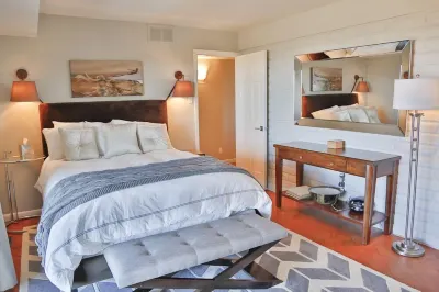 Lavishly Remodeled House With Spectacular Views