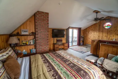 Cozy and Quiet Apt Style Cabin on the Yellowstone River