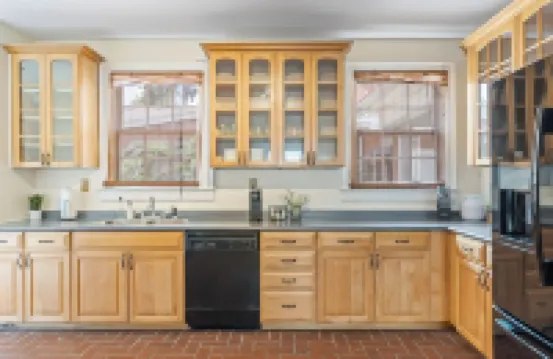 Charming Cottage mins to DT, landmarks, & more!