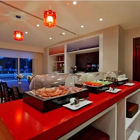 Hampton by Hilton Aberdeen Airport Отели рядом с достопримечательностью «Конгресс-центр TECA»