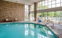 Cherry Valley Hotel - Pool