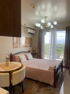 Luxury Condo-Sea View- Near Beach