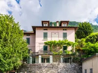 Apartment Venere Hotels near Villa Passalacqua