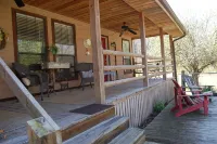 Baker Ford Apartment - Cheerful vintage 1 bedroom