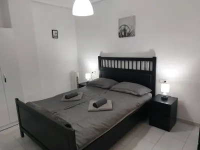 2-bedroom apartment-close to beaches and center