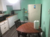 Nice little hideaway close to all the downtown amenities