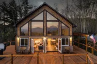 *NEW!* Hot tub/fire pit/private close to Downtown!