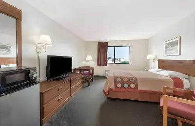 Super 8 by Wyndham Smithville/Kansas City Hotels in Smithville