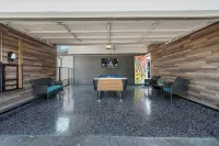 Sleeps 20 w Heated Pool & Billiards by Dal Airport - สระว่ายน้ำส่วนตัว