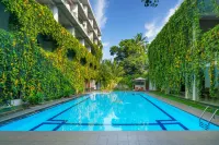 Kandyan Reach Hotel - Pools