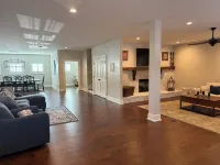 Charming 4-bedroom townhome in fabulous West Point. Great for Corporate Stays