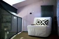 Casa Rossa - Bymyhomeincomo Hotels in Cernobbio
