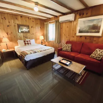 Foot of the Mountain Motel