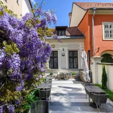 Maison Bistro & Hotel Отели рядом с достопримечательностью «Рыбацкий бастион»