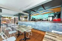 The Resort at Dolphin Heads - bar