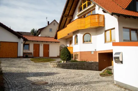 Appartement Ludwigskanal Отели в г. Хильпольтштайн