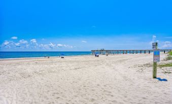 8 Sea Castles 3 Bedroom Condo by RedAwning