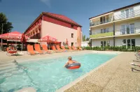 Apartmánový Garni Hotel Relax - Kolam Renang