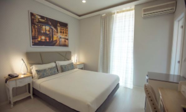 Grande Pensão Residencial Alcobia