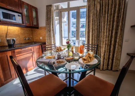 Rosewood Apartment Hotel - Pantnagar Отели в г. Удхам-Сингх-Нагар