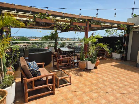 Acquah Place Residences Отели рядом с достопримечательностью «Университет Докса Опен в Абро Медия Кампус»