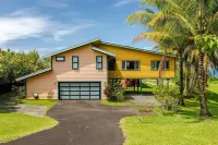 Beautiful Oceanfront Estate with heated saltwater pool, Hamakua Coast Acreage. Hotels near Hawai‘i Tropical Botanical Garden