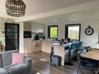 Beautiful Bungalow with Spacious Garden Hotéis em De Cocksdorp