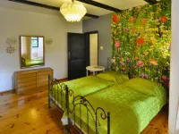Villa in Kr g Near Knight's Castle Hotels near Park im. PowerGamingu