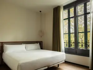 Batimont Suites