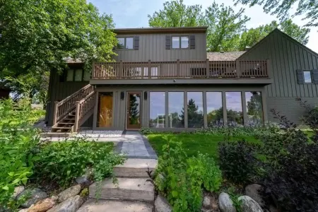 Astoria on Yellowstone Отели рядом с достопримечательностью «Университет Су-Фолс»