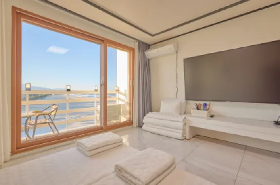 Elmar Condotel Hotels near Yangyang Surfyy Beach