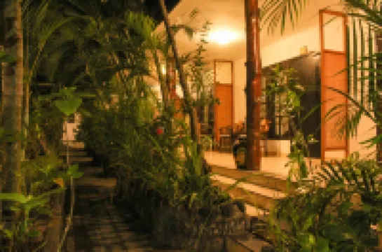 Sarinande Hotel Hotel berhampiran Cocoon Beach Club