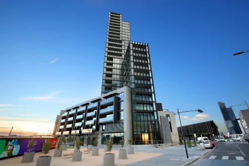 Orange Stay at Collins Wharf - 4-Star