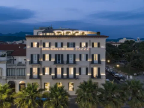 Hotel Plaza e de Russie - Relais & Châteaux Hotels in Viareggio