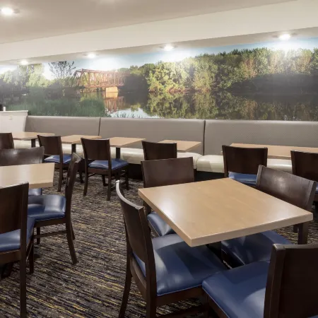 GrandStay Hotel & Suites Отели в г. Гудхью