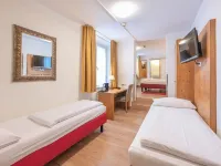 Hotel Eder Các khách sạn gần Cổng Karlstor