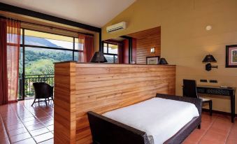 Hotel Arenal Kioro Suites & Spa