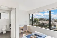 110 Hampden Apartments - balcony
